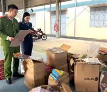 Phát hiện 3.000 sản phẩm socola, nho khô, kẹo… có vấn đề, người dân đặc biệt chú ý