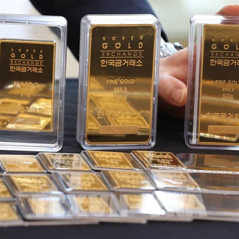 Nhu cầu trú ẩn an toàn đẩy giá vàng, bạc lên các mức đỉnh mới