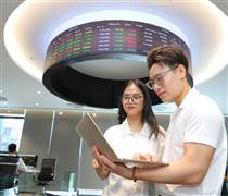 Doanh nghiệp ồ ạt báo lãi, chứng khoán vẫn rung lắc