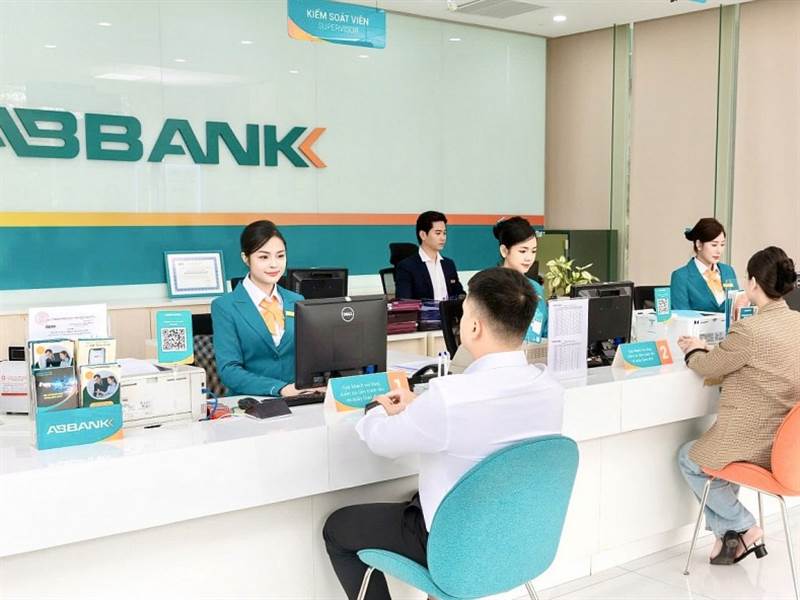 ABB: Chuẩn bị lộ trình chuyển sàn, kỳ vọng cú hích định giá cổ phiếu