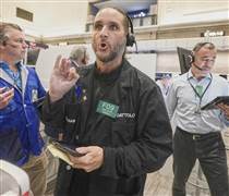 Phố Wall bứt phá phiên thứ hai liên tiếp nhờ dữ liệu kinh tế tiếp sức