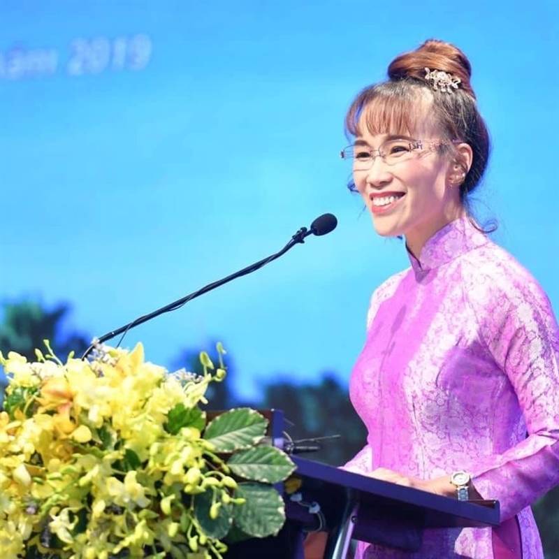 VJC: Cả thị trường đỏ lửa, vì đâu Vietjet của tỷ phú Nguyễn Thị Phương Thảo ngược dòng tím lịm?