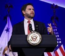 Mỹ nói đã bảo vệ Greenland, kêu gọi hòn đảo chia sẻ tài nguyên