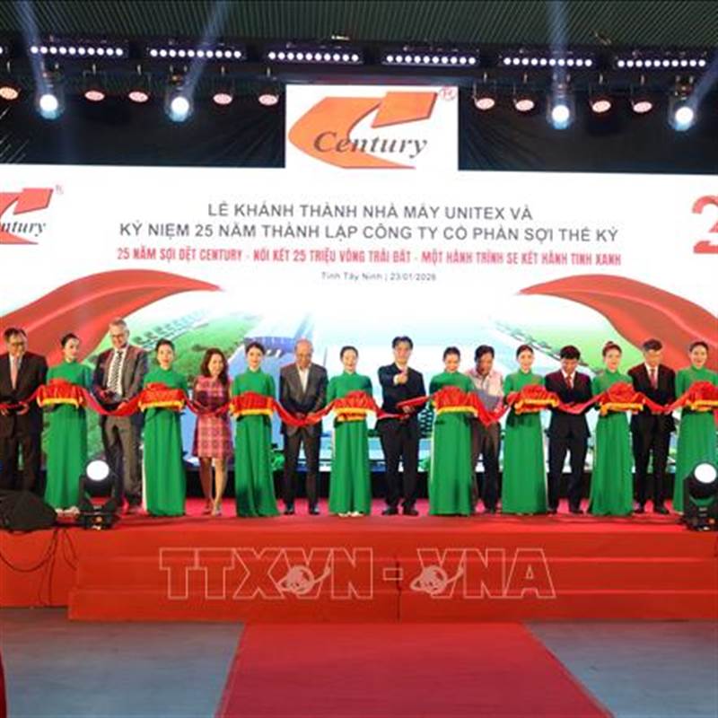 Tây Ninh đưa nhà máy sản xuất sợi tổng hợp và vải vào hoạt động