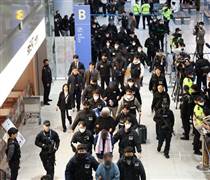 Hàn Quốc tiếp nhận 73 nghi phạm lừa đảo mạng từ Campuchia