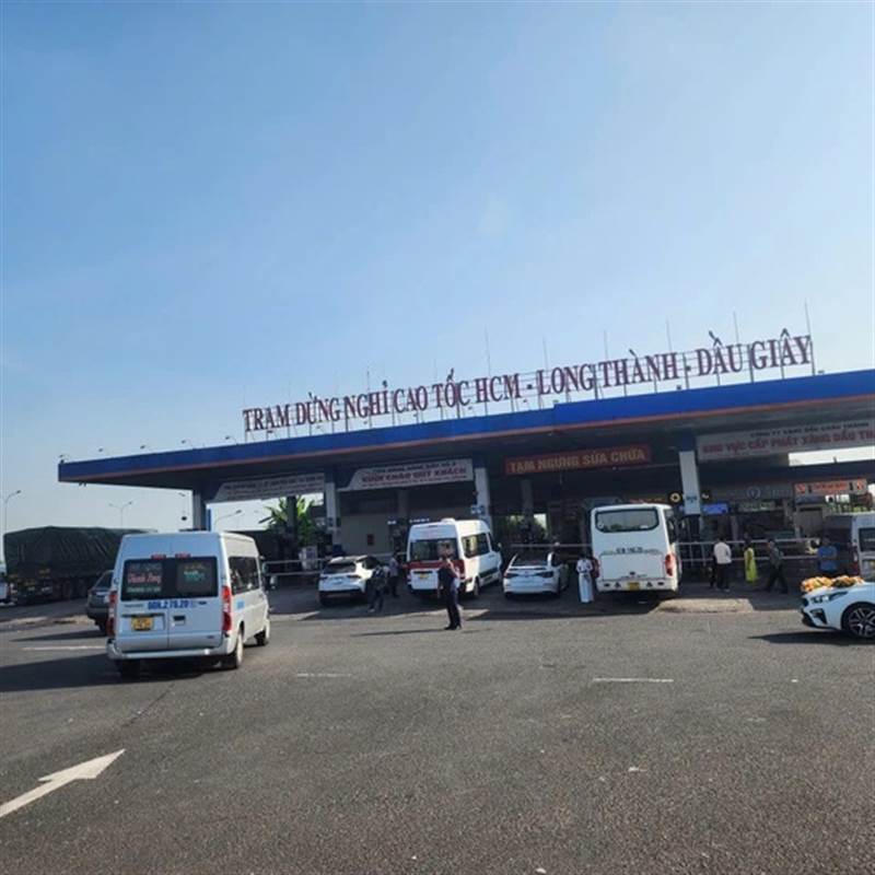 Đứt gãy chuỗi cung ứng xăng dầu trên cao tốc khi Châu Thành ngưng bán: Tài xế phải đổ ở đâu?