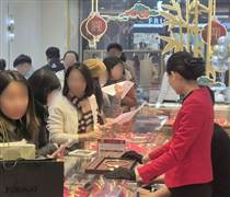 Giá vàng lập đỉnh, nhiều cửa hàng dừng nhận khách