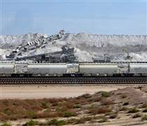 Nắm trữ lượng 267 tỷ thùng dầu nhưng ít ai biết quốc gia này còn sở hữu 2,5 nghìn tỉ USD khoáng sản - có loại được cả thế giới săn đón