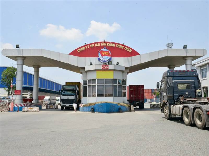 Xuất nhập khẩu tăng cao, nhiều doanh nghiệp cảng biển “hốt bạc”