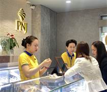 Doanh nghiệp bán lẻ đua nhau báo lãi kỷ lục