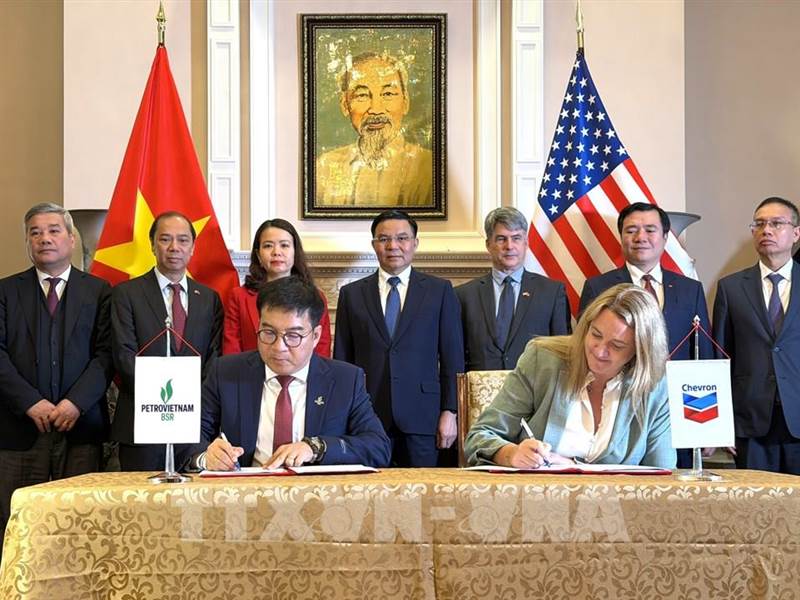 Lọc hóa dầu Bình Sơn ký loạt MOU năng lượng với đối tác Mỹ