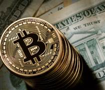 Bitcoin lao dốc hơn 50%, chuyên gia cảnh báo chưa có đáy rõ ràng trước làn sóng bán tháo