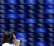 Nhà đầu tư thế giới tháo chạy khỏi tài sản rủi ro, cổ phiếu công nghệ tụt sâu, Bitcoin sắp mất mốc 60.000 USD: Nỗi sợ nào đang hiện hữu?