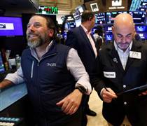 CHẤN ĐỘNG!!! Chứng khoán "người anh em" Mỹ vượt 50.000 điểm lần đầu trong lịch sử