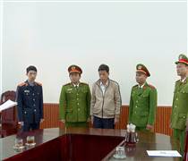 Bắt tạm giam nguyên cán bộ địa chính phường làm giả mạo hồ sơ đất đai