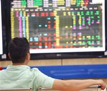 VN-Index giằng co trong thanh khoản thấp