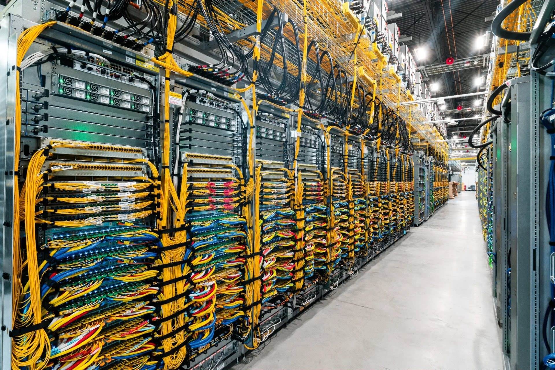 Dân tình 'kêu ầm trời' vì một thứ tăng giá nóng hơn cả vàng - Nguy cơ không mua bây giờ sẽ còn tăng nữa