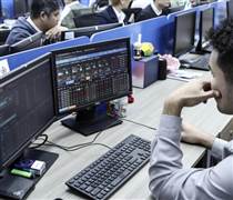 Nhiều trụ đỡ cùng hội tụ giúp thị trường chứng khoán giữ nhịp trong tháng 2