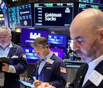 Dow Jones chạm kỷ lục mới