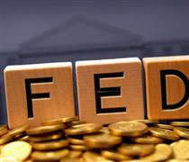 Giá vàng, bạc đồng loạt lao dốc, áp lực bán gia tăng