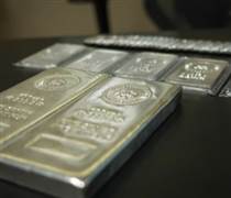 Giá bạc thế giới lao dốc sau thông tin Nga đề xuất tái sử dụng đồng USD trong thương mại quốc tế