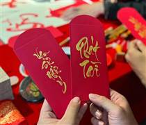 Tết tốn hàng trăm triệu, gạt bỏ sĩ diện để Tết vui mà tài chính không bị 'đuối'