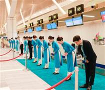 Vietnam Airlines mong được thông cảm