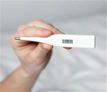 Người dân Trung Quốc bất ngờ xếp hàng tại các hiệu thuốc, chủ tiệm kêu "cháy hàng" không có mà bán: Chuyện gì đang xảy ra?