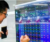 Chuyên gia: VN-Index lên đỉnh nhưng định giá vẫn “rẻ”, nhiều cổ phiếu vẫn còn cách xa đỉnh 2025