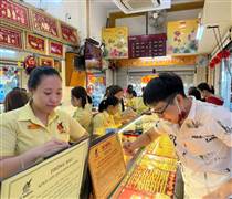 Ngay Tết, hàng loạt cửa hàng vàng ra thông báo nóng