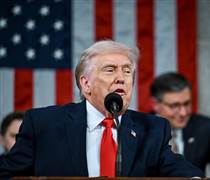 Đa số người Mỹ không tin kinh tế 'bùng nổ' như tuyên bố của ông Trump