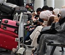 Hàng không toàn cầu “đảo lộn” vì xung đột tại Trung Đông: Hàng ngàn người mắc kẹt đến lúc nào?