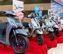 100% taxi ở Hà Nội là xe điện trong 4 năm nữa: Gần 28.000 tài xế có được hỗ trợ gì không?