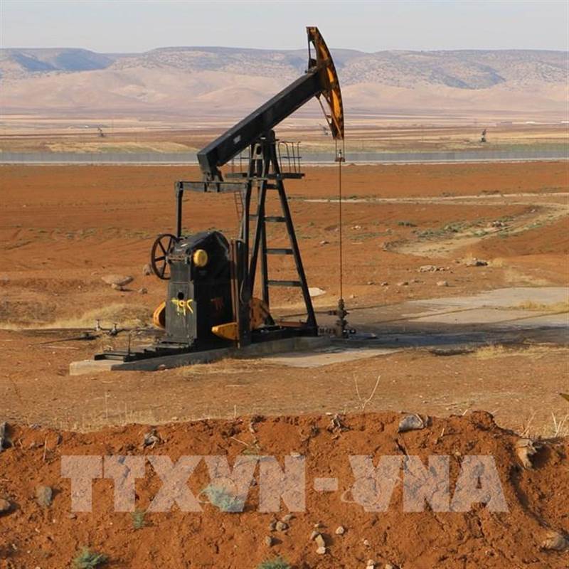 Xung đột tại Trung Đông: Giá dầu tăng vọt trên 80 USD/thùng