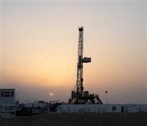 Xung đột leo thang ở Trung Đông, nước đồng minh của Mỹ không thể bơm 1,6 triệu thùng dầu mỗi ngày, sáng mở mắt là bay ngay gần 130 triệu USD