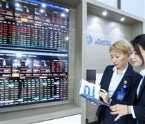 Chứng khoán phái sinh ngày 5/3: Chênh lệch âm mở rộng, giá hợp đồng tương lai rơi sâu