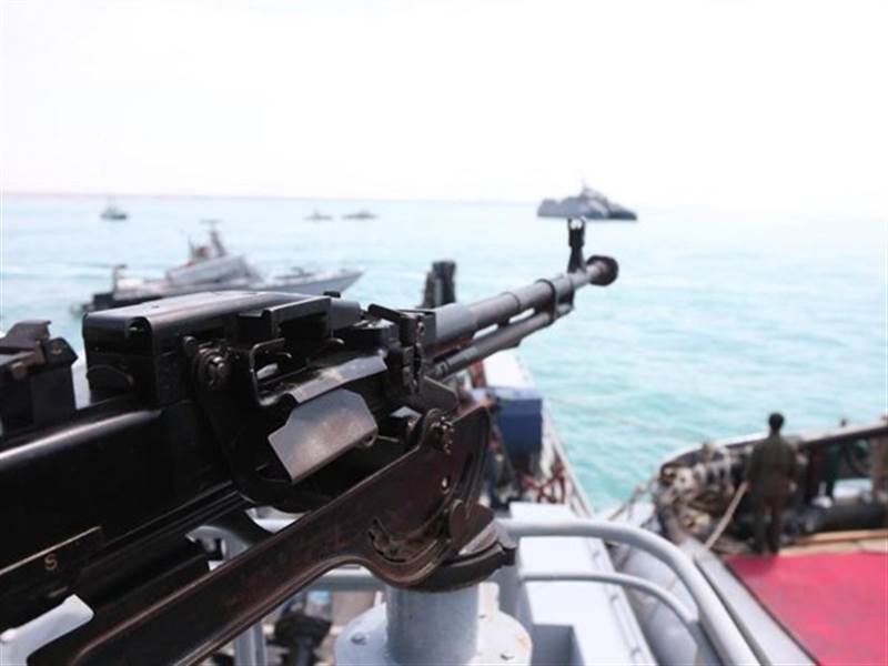 Iran tuyên bố phóng tên lửa đốt cháy tàu chở dầu Mỹ