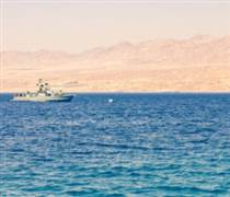 Lưu lượng tàu thuyền qua eo biển Hormuz giảm mạnh từ 138 xuống chỉ còn 2 chuyến mỗi ngày