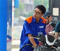 Thủ tướng: Không để thiếu xăng dầu, phấn đấu tự chủ về năng lượng