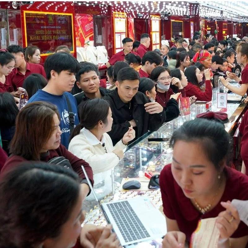 Giá vàng tuần tới có dễ phá thế "mắc kẹt"?