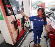 Thêm nước cạnh Việt Nam ngừng xuất khẩu nhiên liệu