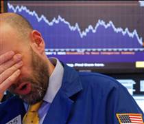 Phố Wall "đỏ lửa" vì giá dầu và việc làm Mỹ