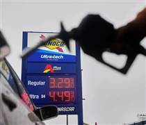 Giá xăng ở Mỹ tiếp tục leo thang, tăng 14% chỉ trong một tuần vì chiến sự Iran