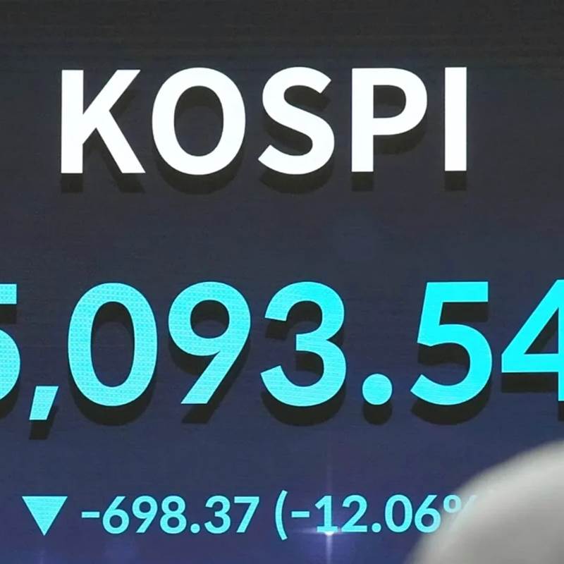 Chứng khoán tăng nóng rồi 'gãy', 1 quốc gia lập tức tung gói cứu trợ khẩn cấp 86 tỷ USD