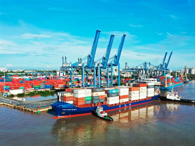 Trung Đông đỏ lửa: DN Việt 'cháy túi' vì hàng tồn và chi phí tăng