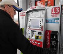 Nỗi lo giá dầu vọt lên 200 USD