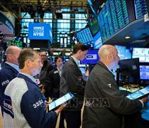 Chứng khoán Âu - Mỹ trượt dốc trước khả năng xung đột Trung Đông kéo dài