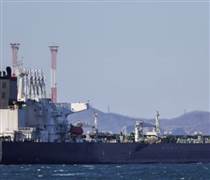 Iran đóng cửa eo biển Hormuz, một quốc gia liền đề nghị Mỹ 'cho phép' mua dầu Nga