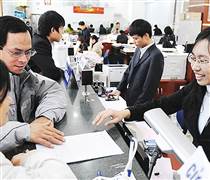 Công khai lãi vay: Các ngân hàng đang thực hiện ra sao?