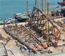 Huy động dàn cần cẩu hạng nặng lắp dựng cấu kiện 1.200 tấn tại dự án 4.000 tỷ đồng